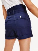 Shorts-con-cinturon-anudable-y-bajo-con-vuelta