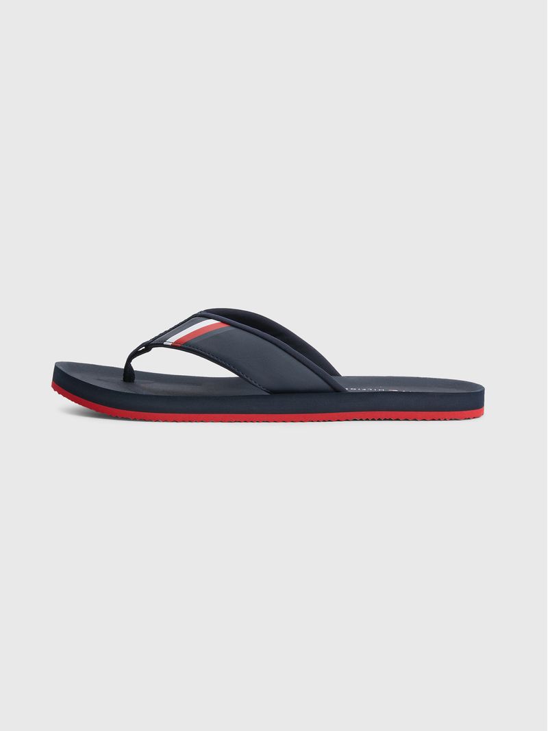 Chanclas-con-tiras-acolchadas