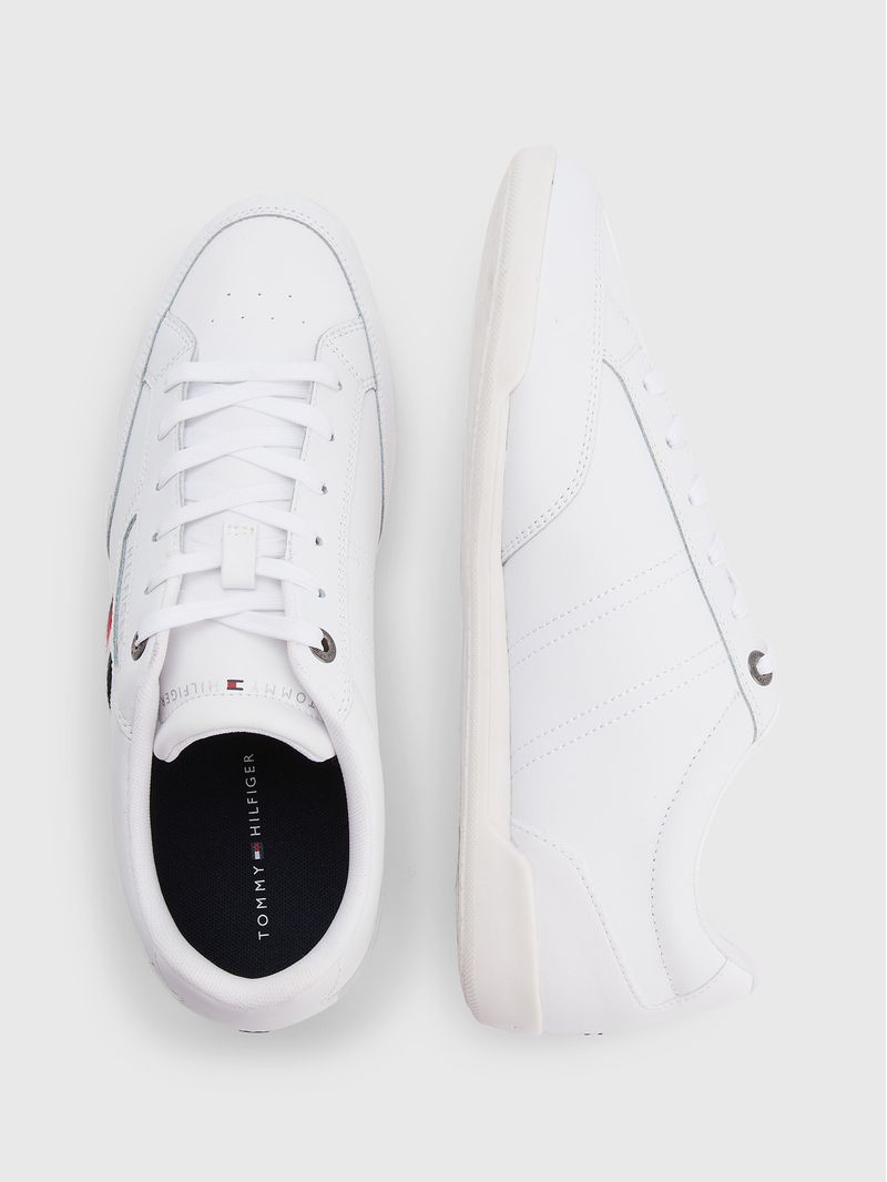 Zapatillas-deportivas-Classics-distintivas