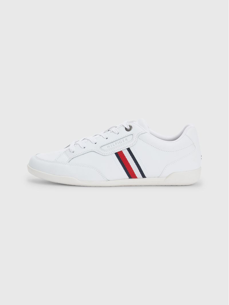 Zapatillas-deportivas-Classics-distintivas