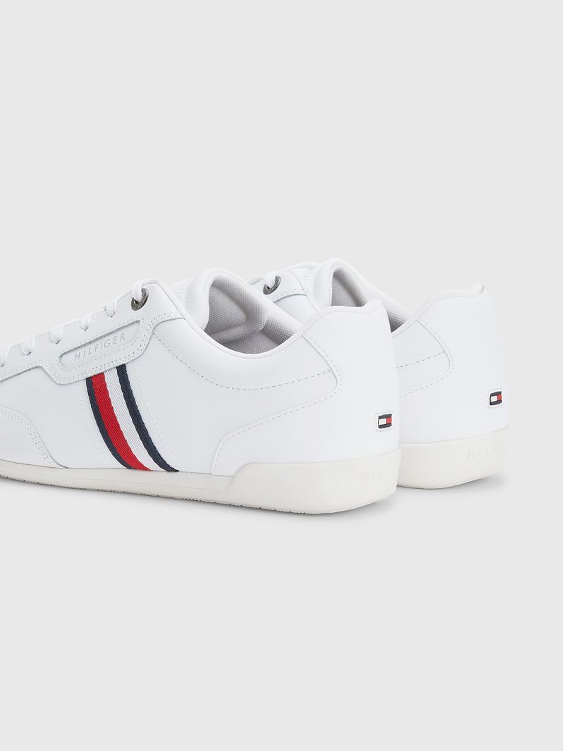 Zapatillas-deportivas-Classics-distintivas