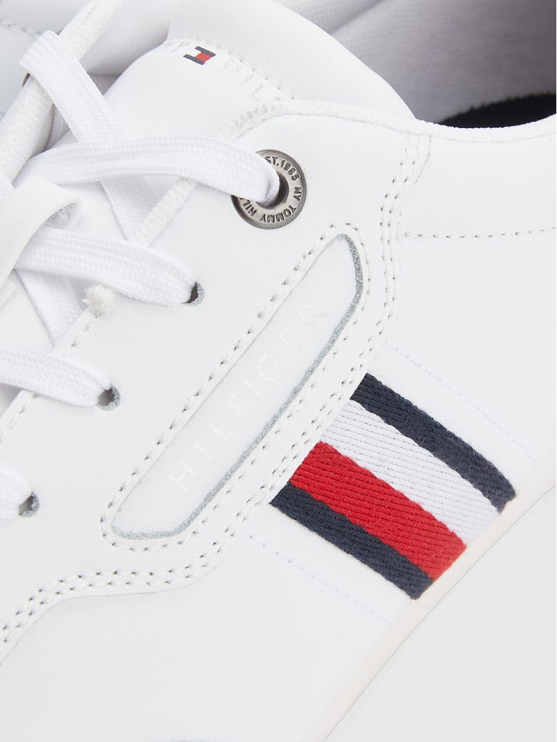 Zapatillas-deportivas-Classics-distintivas