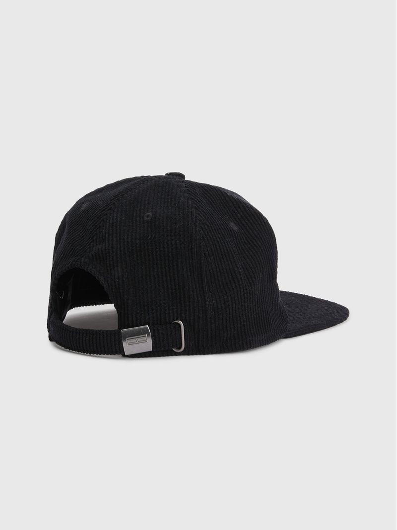 Gorra-de-beisbol-con-logo