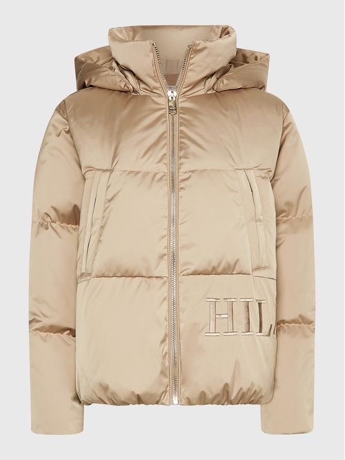 Chaqueta de satén con plumón y capucha