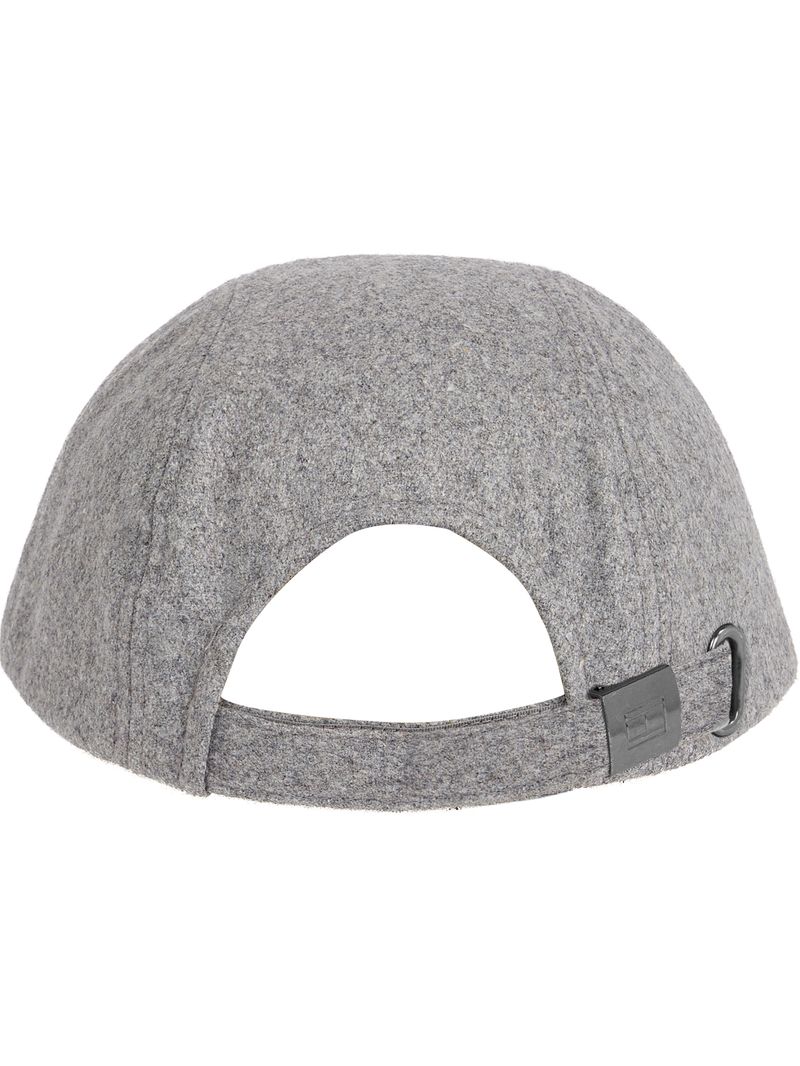 GORRA-CON-CINTA-DISTINTIVA