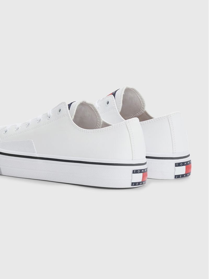 ZAPATILLAS-DE-CORTE-BAJO-CON-CORDONES