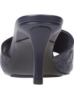 SANDALIAS-CUERO-CON-MONOGRAMAS-EN-RELIEVE