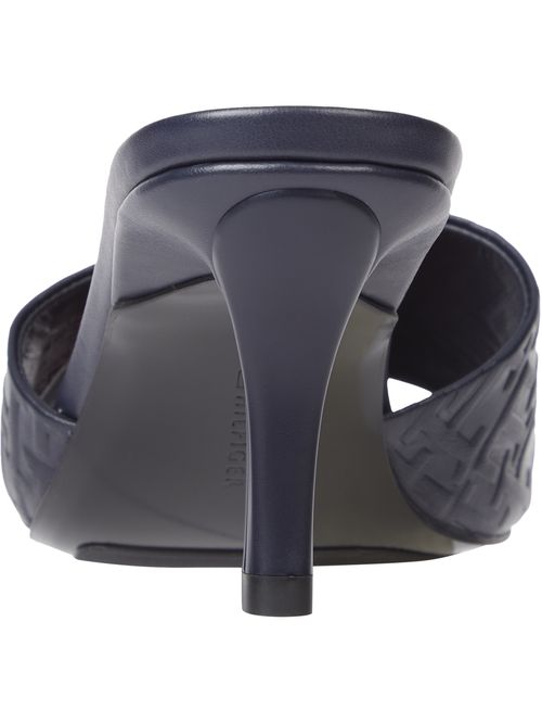 SANDALIAS CUERO CON MONOGRAMAS EN RELIEVE