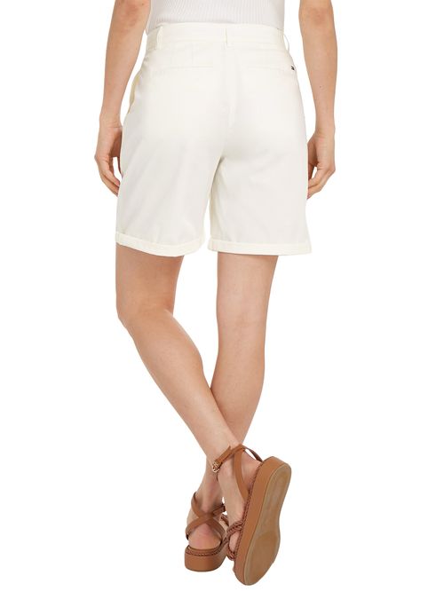 PANTALÓN CHINO CORTO CON BAJO CON VUELTA