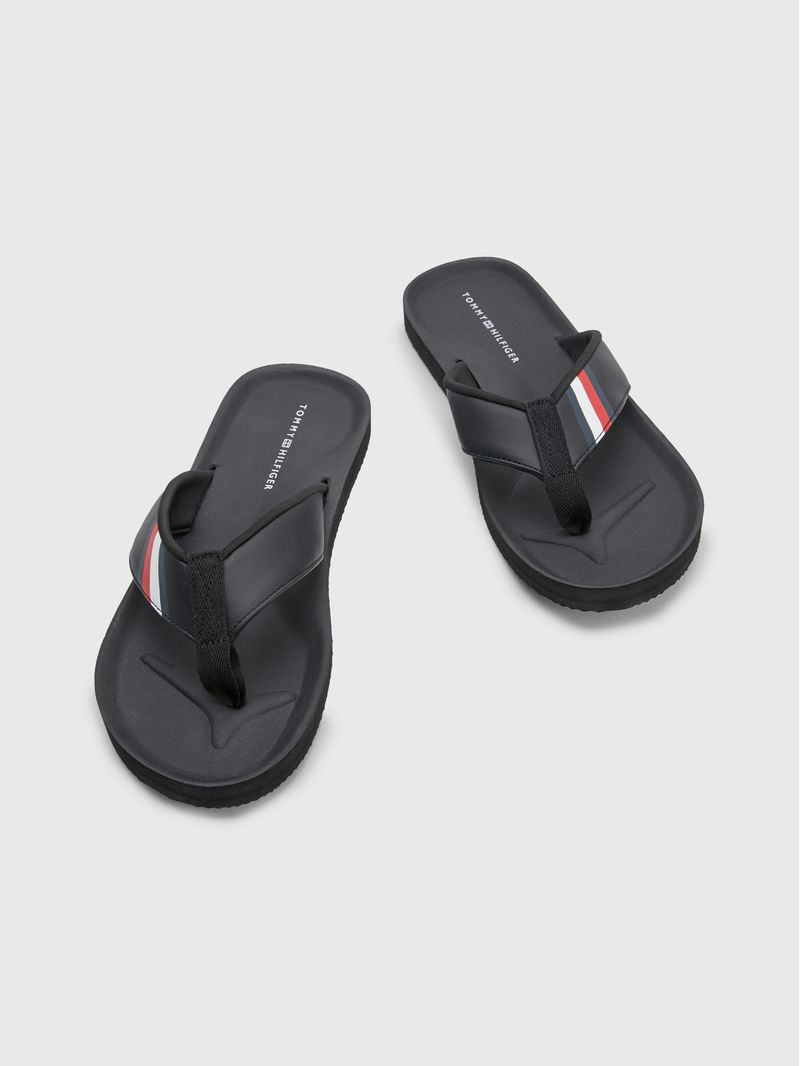 CHANCLAS-ACOLCHADAS-CON-CINTA-DISTINTIVA
