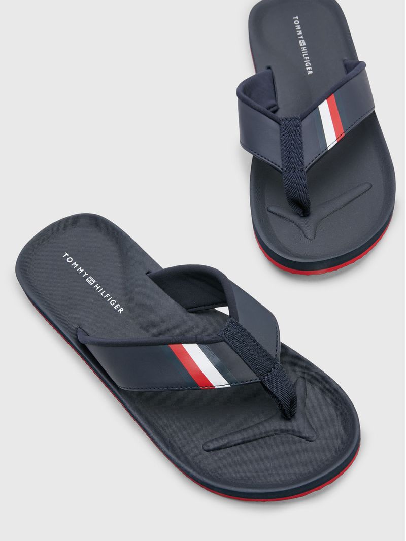 CHANCLAS-ACOLCHADAS-CON-CINTA-DISTINTIVA