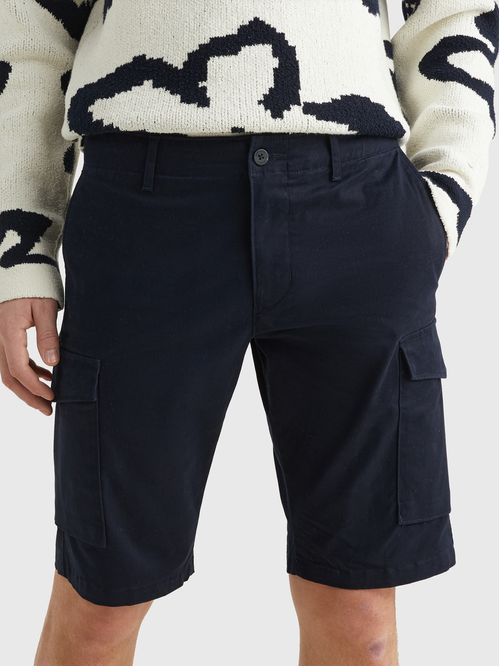 PANTALÓN CORTO CARGO DE SARGA CON BOLSILLOS