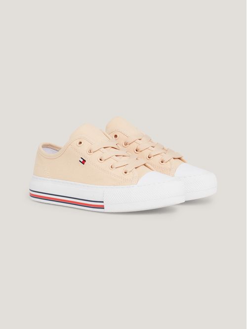 ZAPATILLAS CON OJALES A CONTRASTE