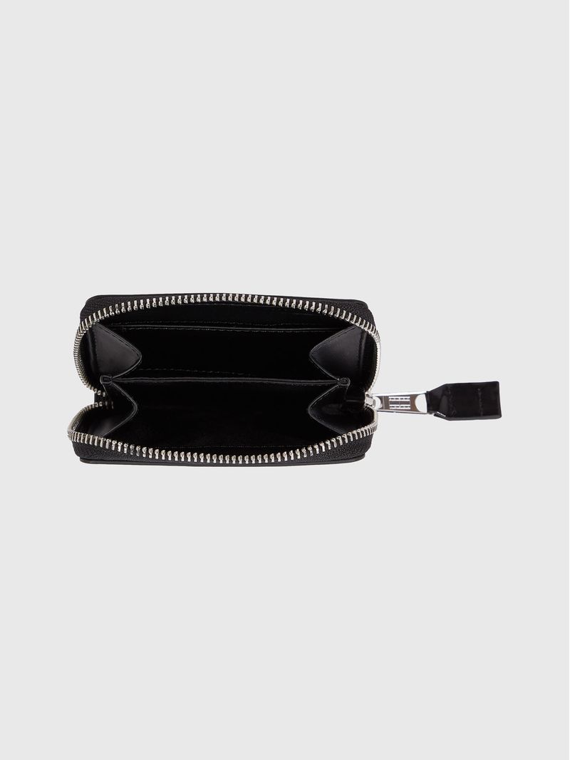 CARTERA-PEQUEÑA-ACHAROLADA-CON-LOGO