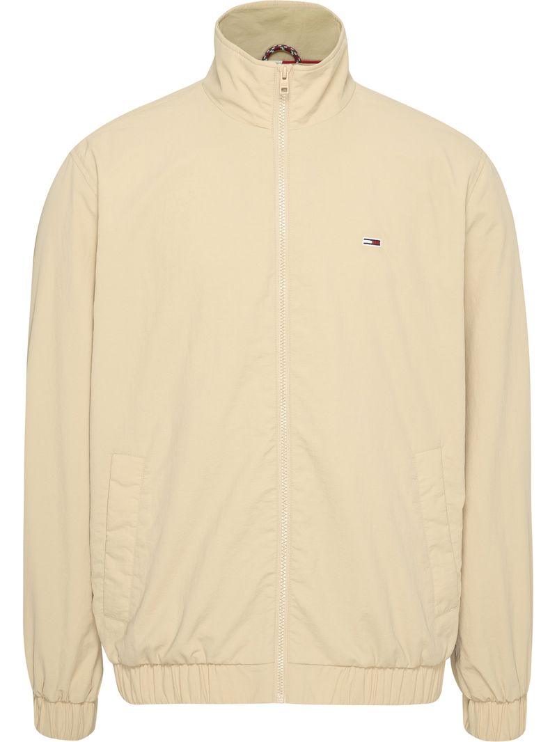 CHAQUETA-CON-PARCHE-CON-LOGO-ESSENTIAL