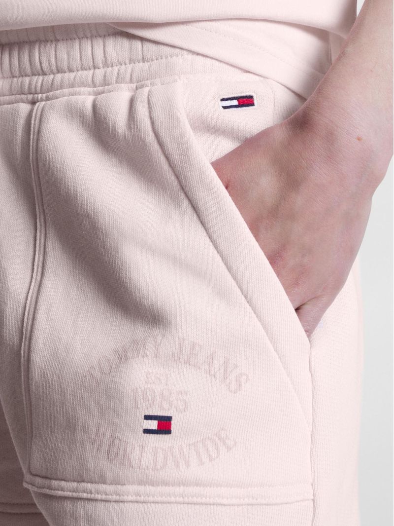 PANTALON-CORTO-RELAXED-CON-LOGO