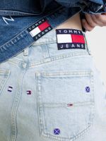 FALDA-CON-ESTAMPADO-DE-BANDERAS