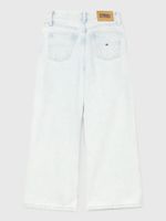 Jeans-anchos-con-efecto-desteñido