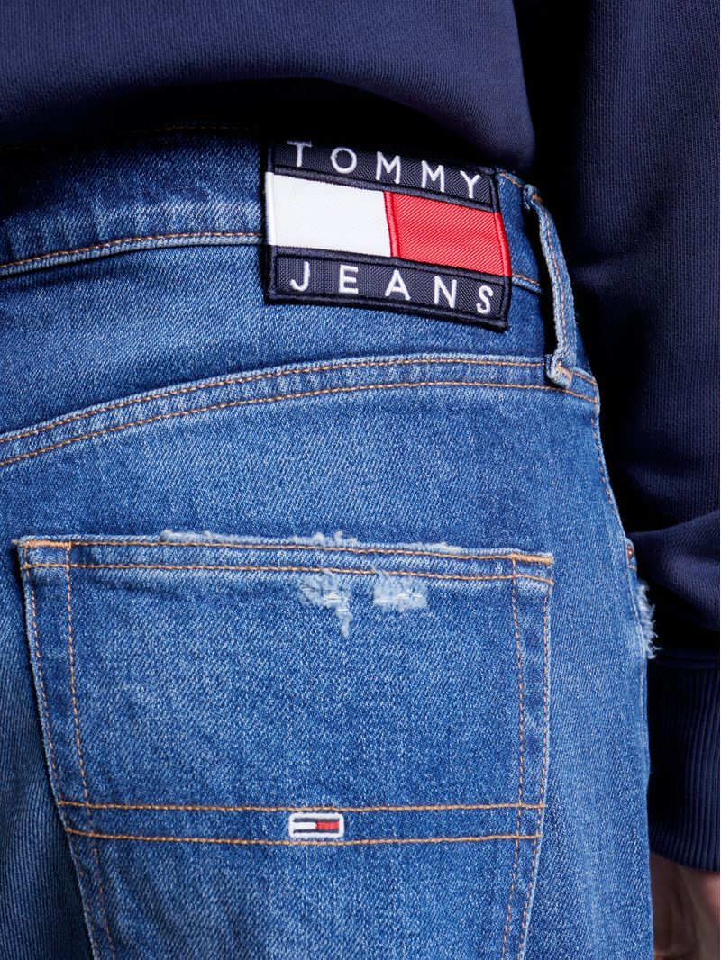 Jeans-desteñidos-de-corte-relaxed