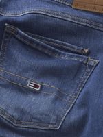 Jeans-denim-skinny-con-zipper-en-los-tobillos.-