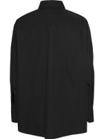 Sobrecamisa-oversize-con-logo-en-Script