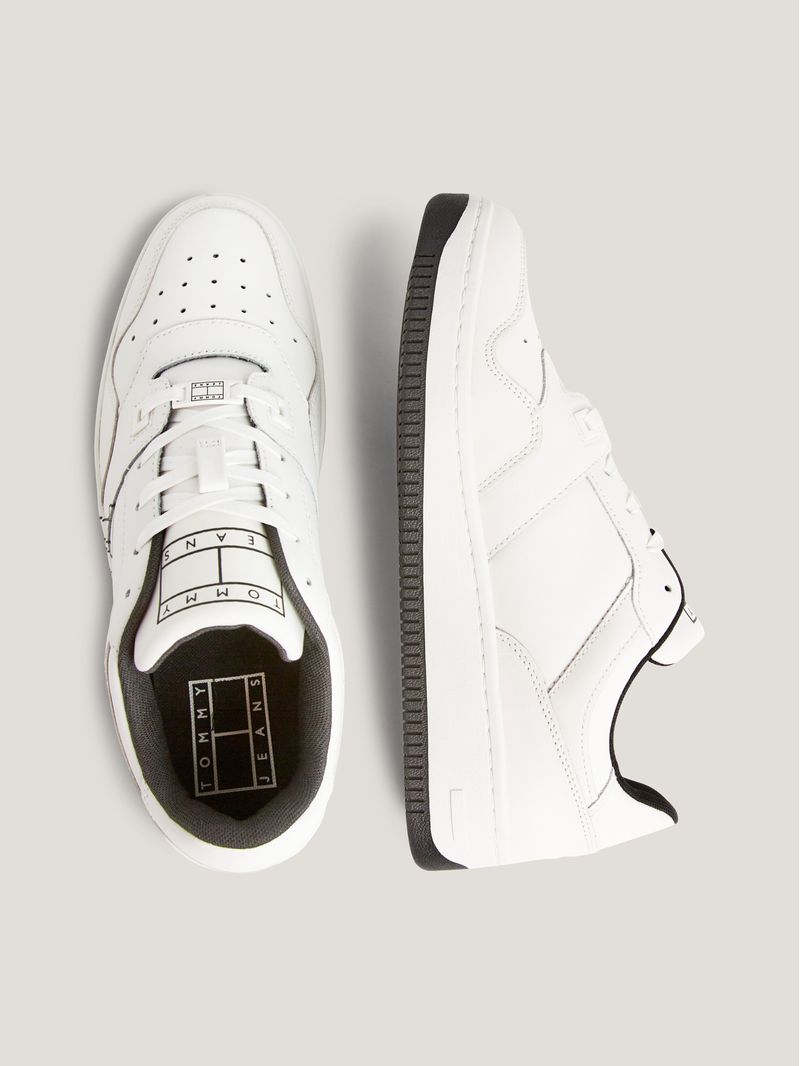 Zapato-tenis-de-cuero-con-logo-a-contraste