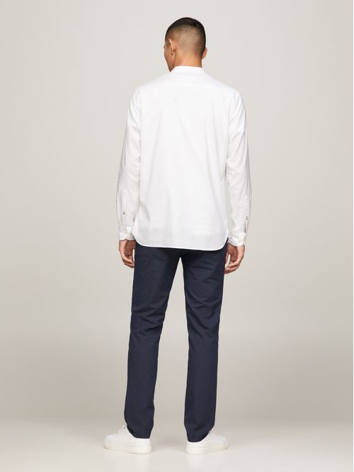 Camisa con cuello ribeteado y corte regular