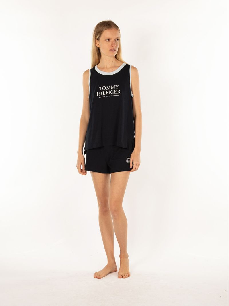 Conjunto-de-pijama-con-short