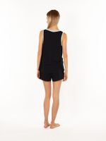 Conjunto-de-pijama-con-short