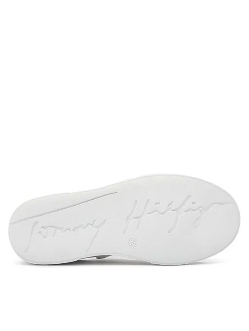 Zapato-tenis-con-logo-en-el-lateral