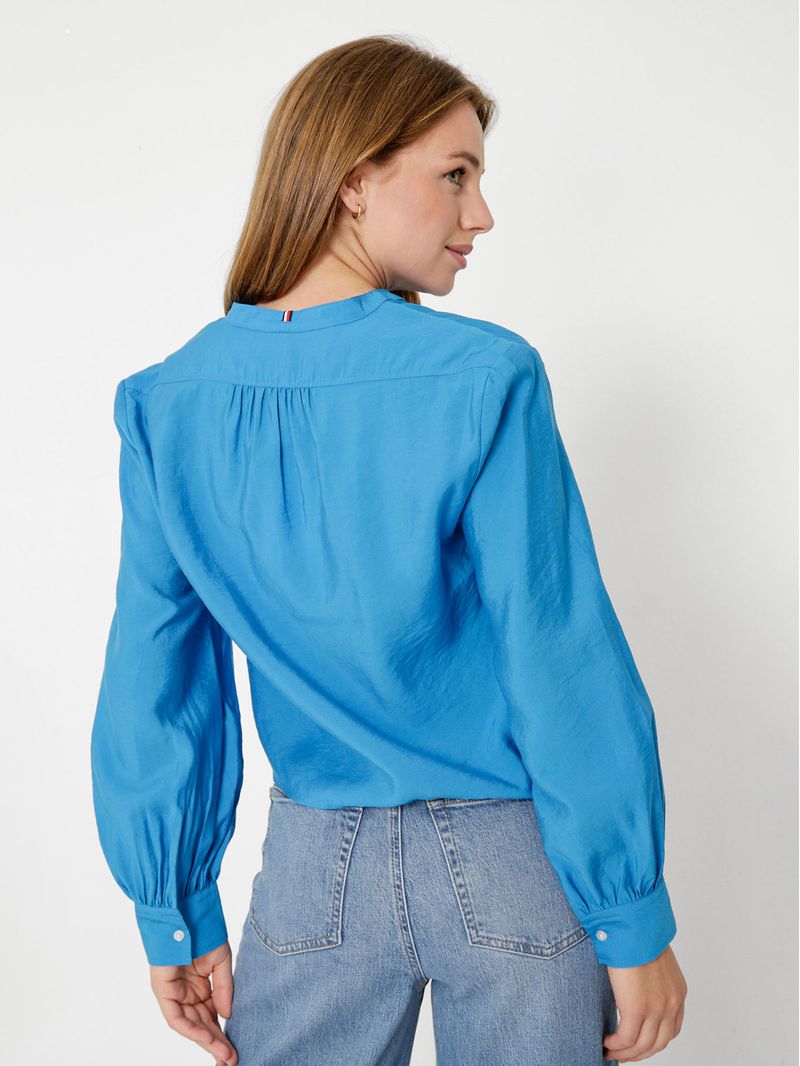 Camisa-sin-cuello-con-corte-cropped