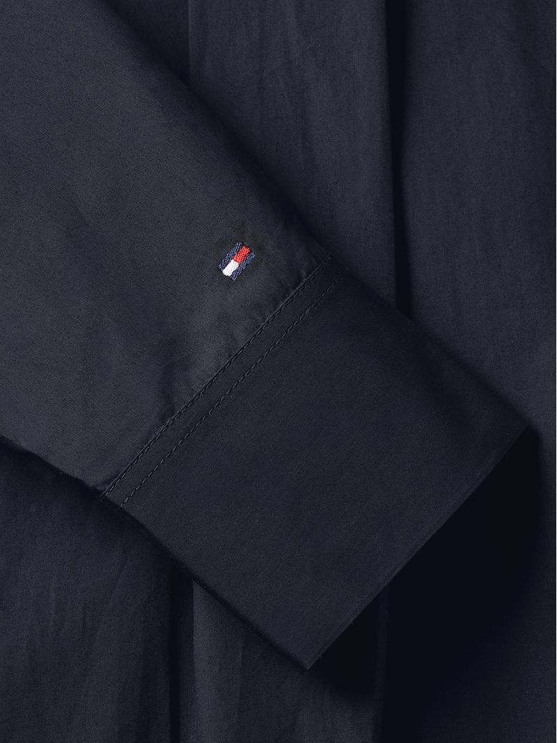 Camisa-oversize-con-logo-bordado