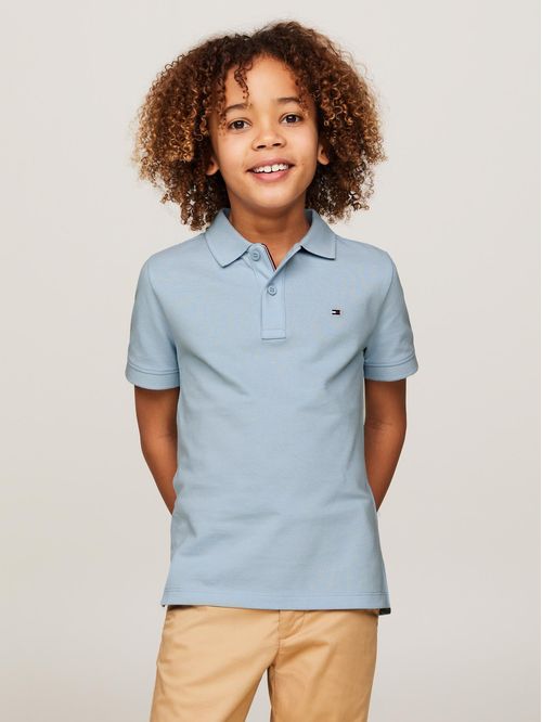 Polo con logo y corte regular essential