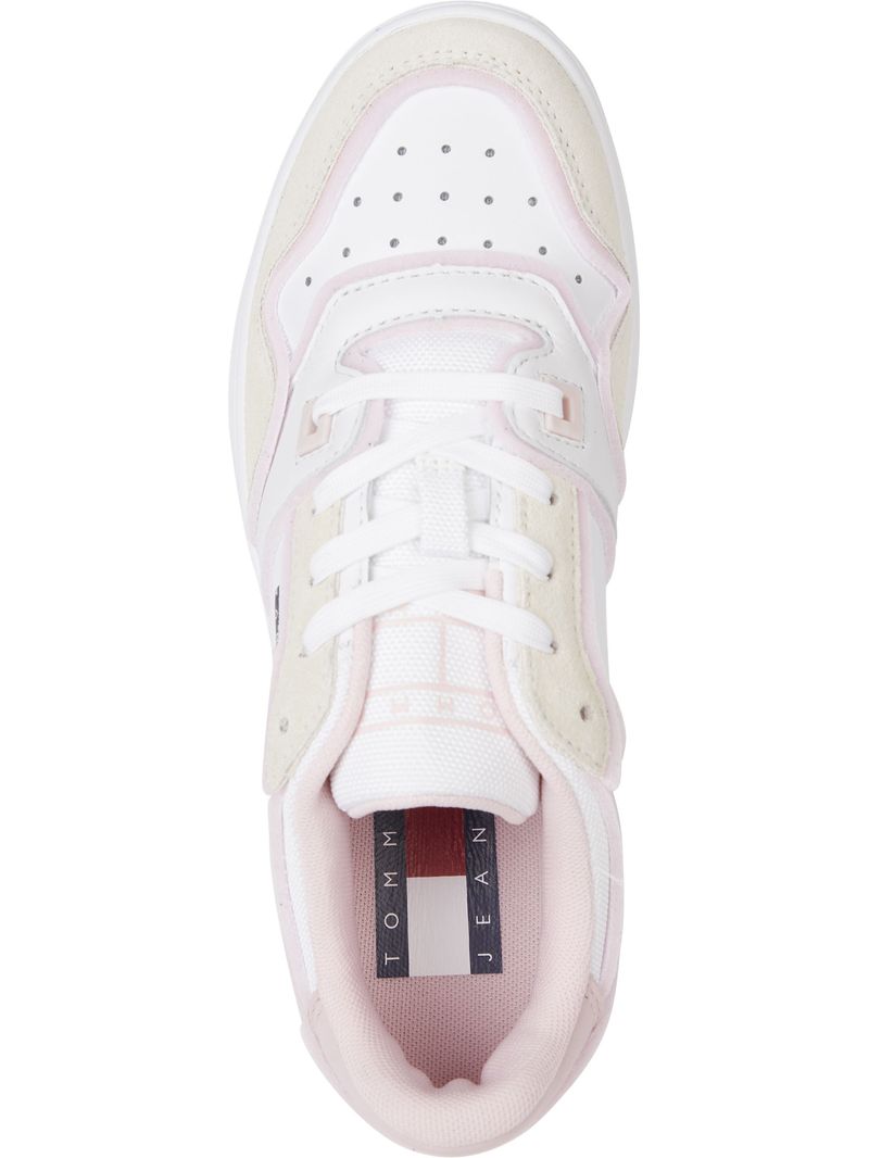 Zapato-tenis-de-baloncesto-con-texturas-mixtas