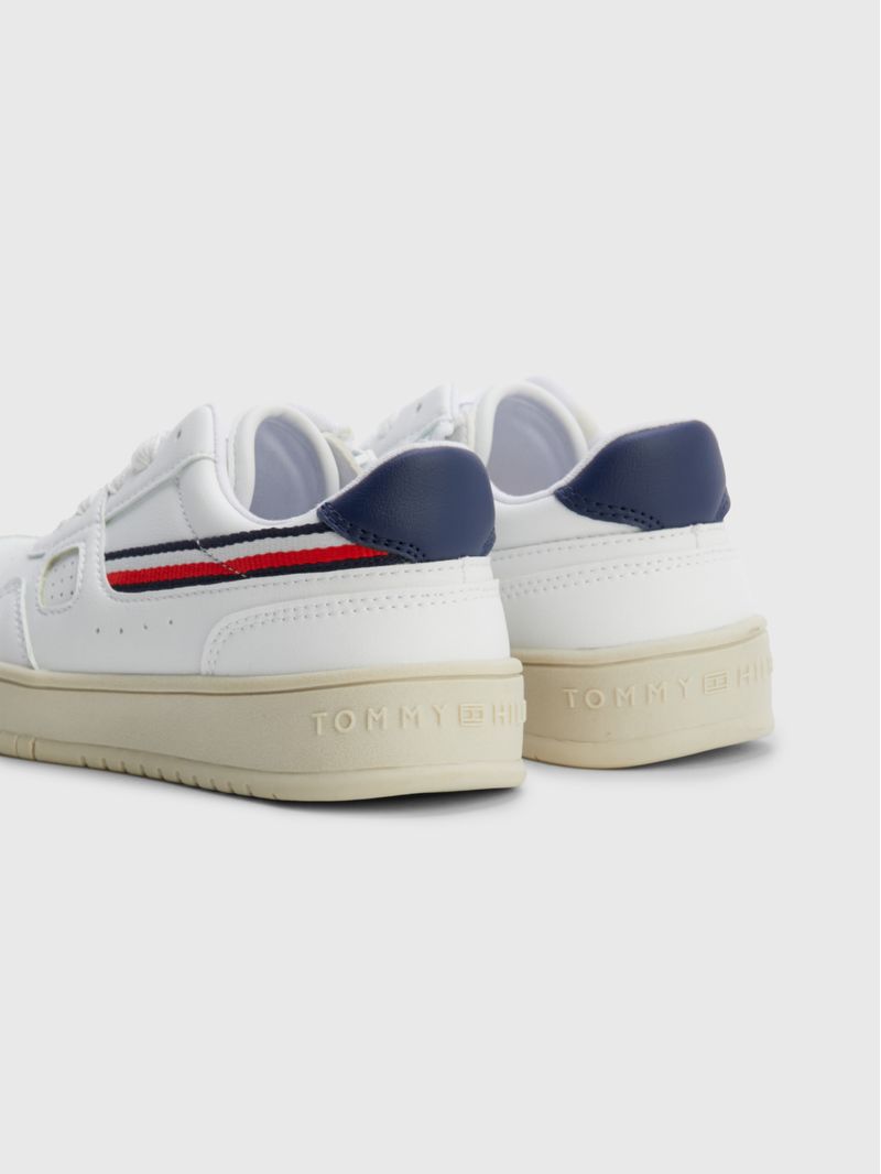 Zapato-tenis-con-rayas-para-niños