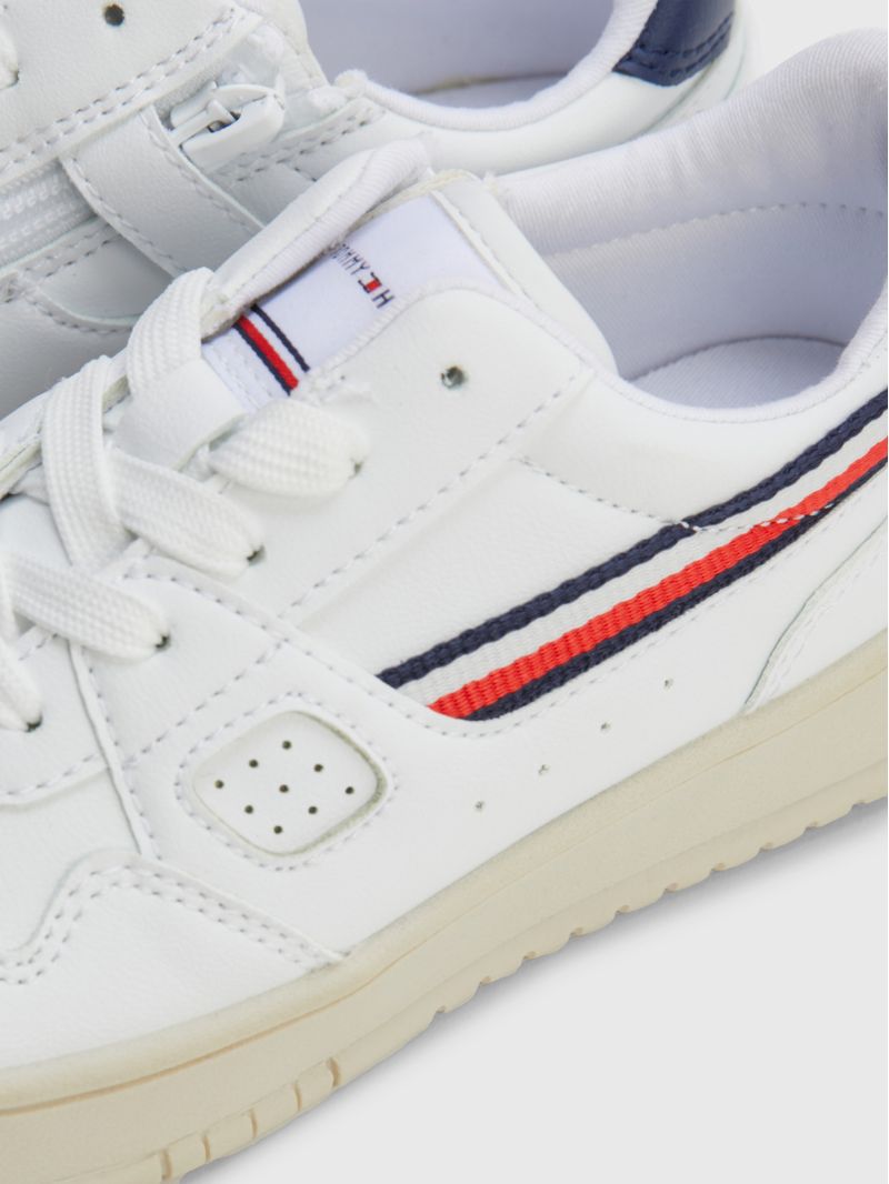 Zapato-tenis-con-rayas-para-niños