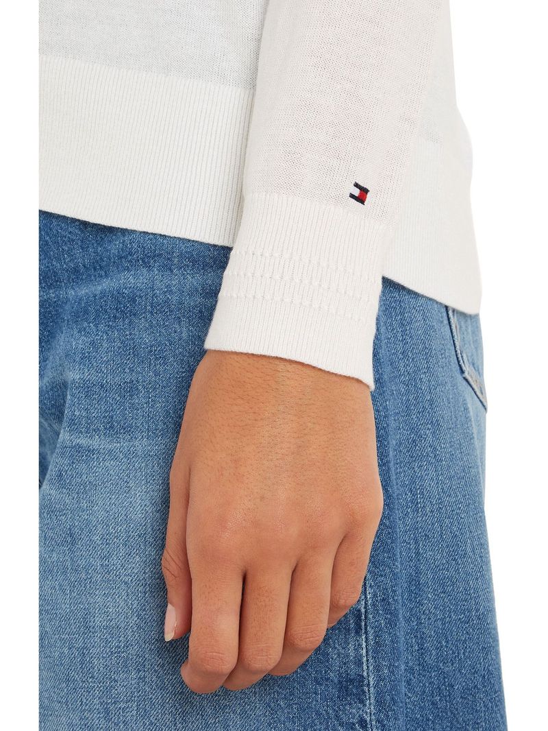 Sueter-de-cuello-V-con-logo