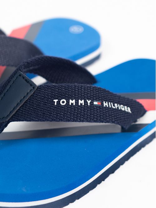 CHANCLETAS DE PISCINA CON LOGO TH EN LA PLANTILLA