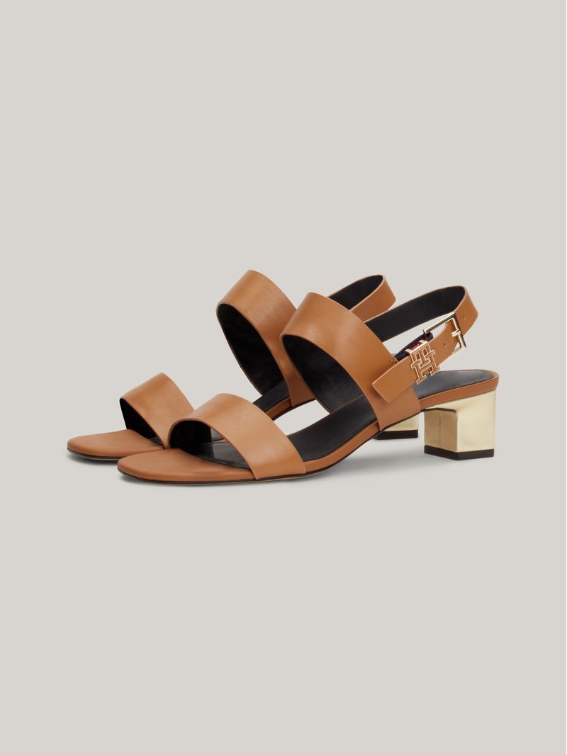 Sandalias-de-cuero-con-tacon-ancho-y-monograma