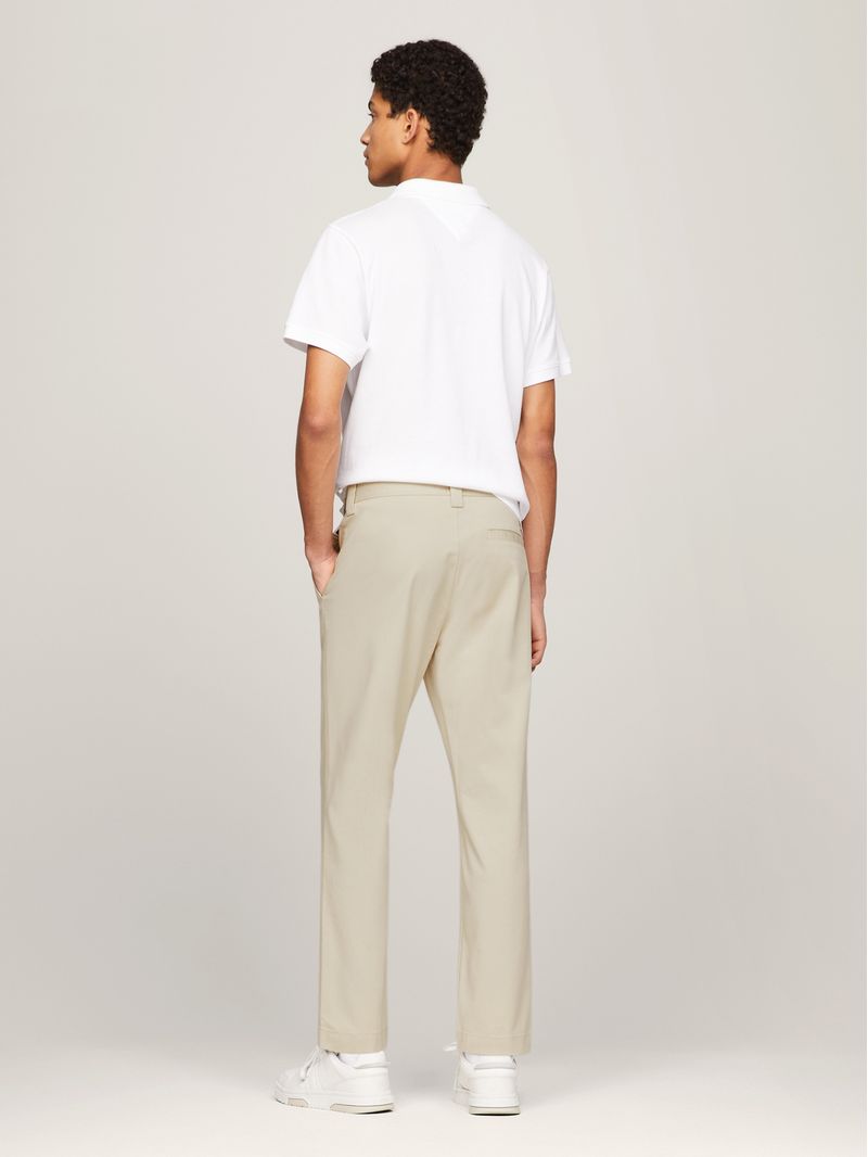 Pantalon-chino-Dad-recto-con-pierna-conica
