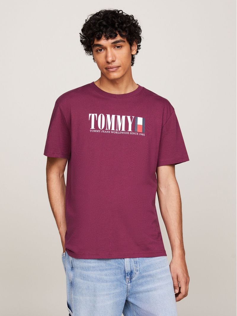 Playera-de-cuello-redondo-con-logo-de-Tommy