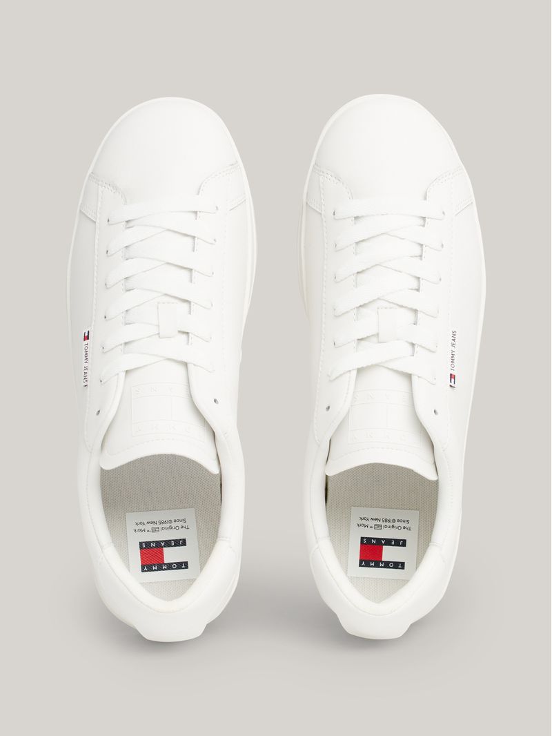 Zapato-tenis-de-cuero-con-suela-cupsole-y-logo