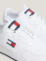Zapato-tenis-Essential-flexibles-con-parche