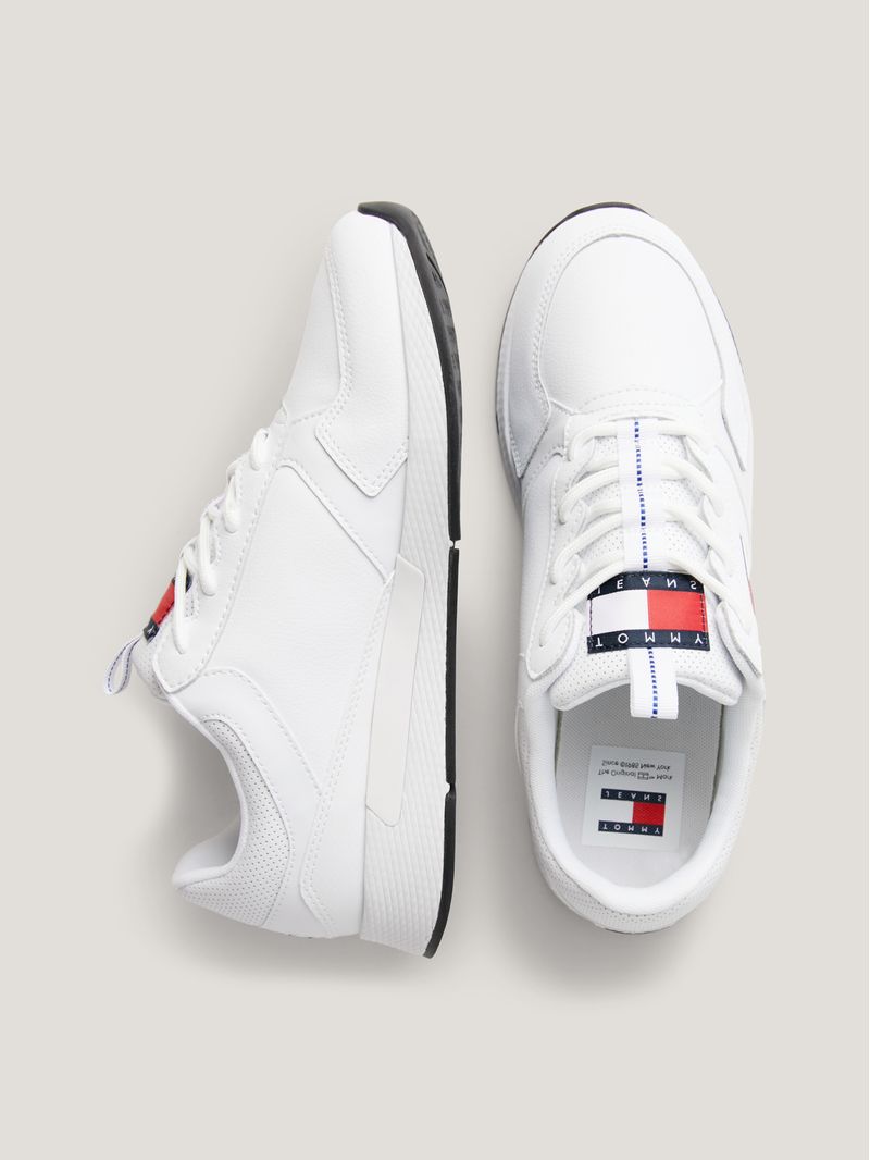 Zapato-tenis-Essential-flexibles-con-parche
