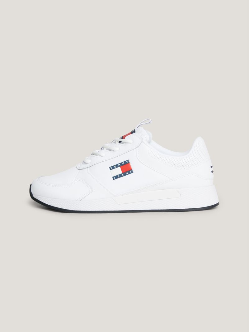 Zapato-tenis-Essential-flexibles-con-parche
