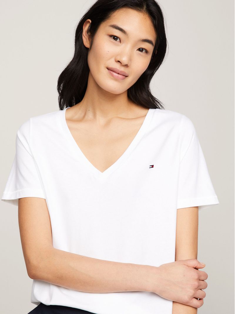 Playera-con-cuello-en-v-Modern