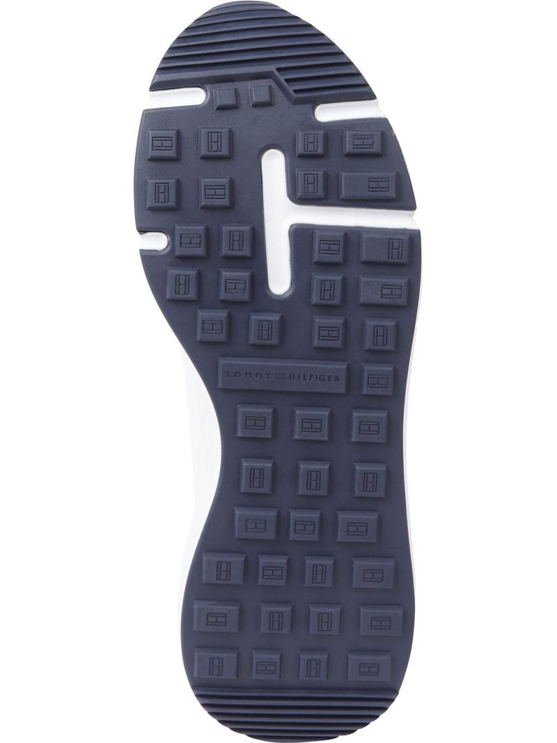 Zapato-tenis-robustas-con-mezcla-de-texturas