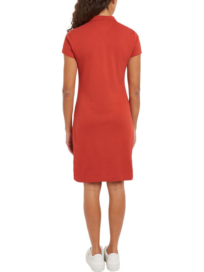Vestido-tipo-polo-de-corte-slim