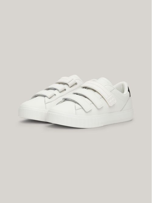 Zapato tenis de Cuero con cierre de velcro