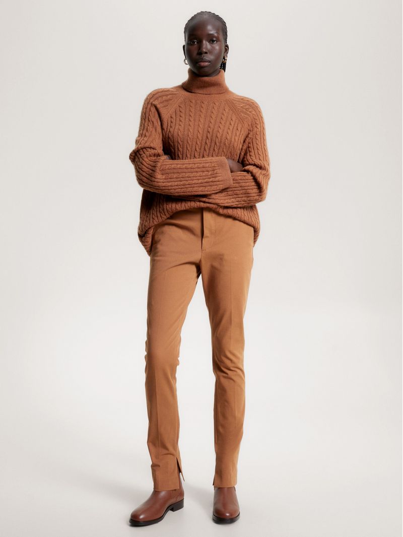 Pantalon-slim-de-gabardina